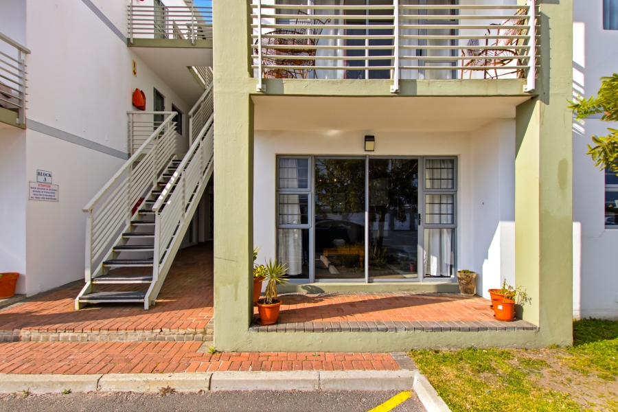 2 Bedroom Property for Sale in Whispering Pines Western Cape